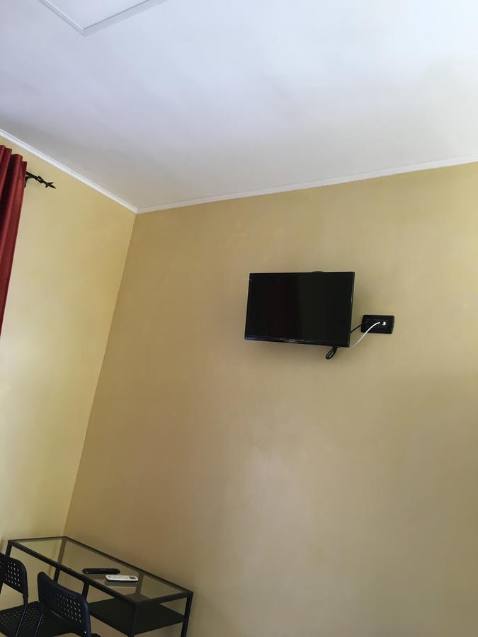 B & B La Guesthouse Poirino Exterior photo